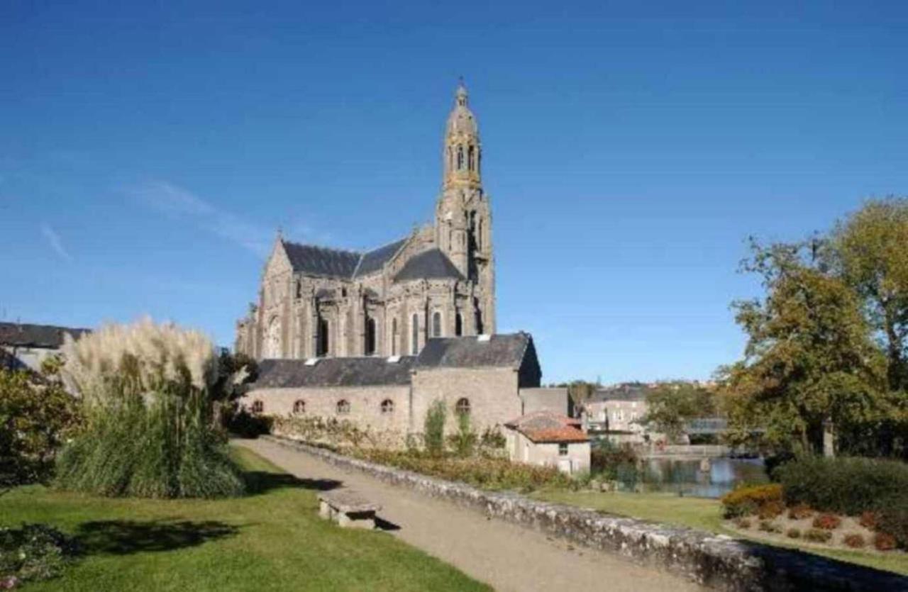 Appart-Alma Saint-Laurent-sur-Sèvre Buitenkant foto